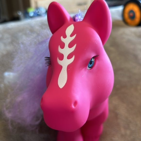 LARGE My little heart star My Little Pony w/lashes - Picture 4 of 9